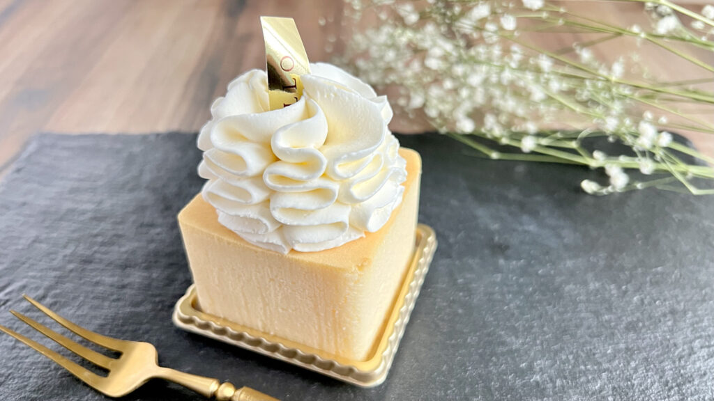 クリオロ_「幻のチーズケーキ」の皿のせ