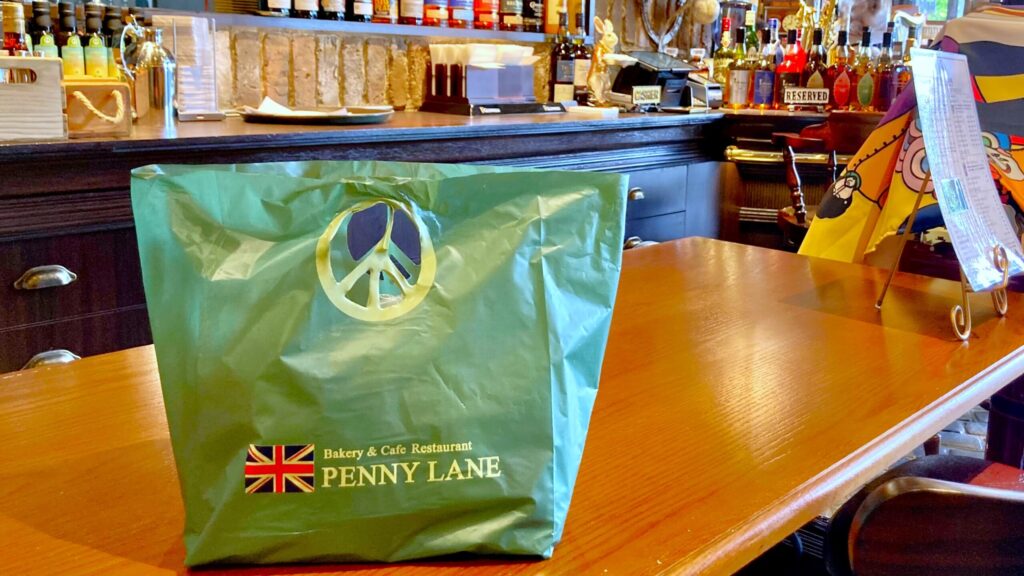 ペニーレイン東京ソラマチ店_店内_バーカウンター_ビニールバック