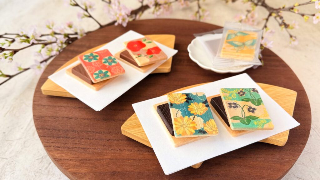 叶匠壽庵_「心よせ結」と桜が並んでいる様子