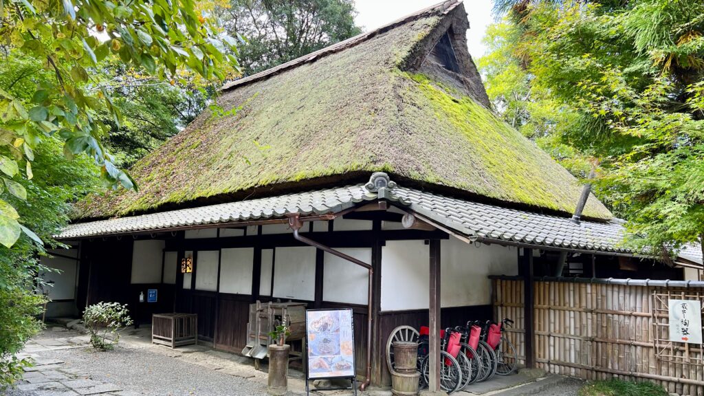 叶匠壽庵_寿長生の郷「総合案内所（古民家）」の外観