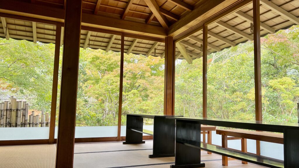 叶匠寿庵_寿長生の郷「茶室」のテーブル席