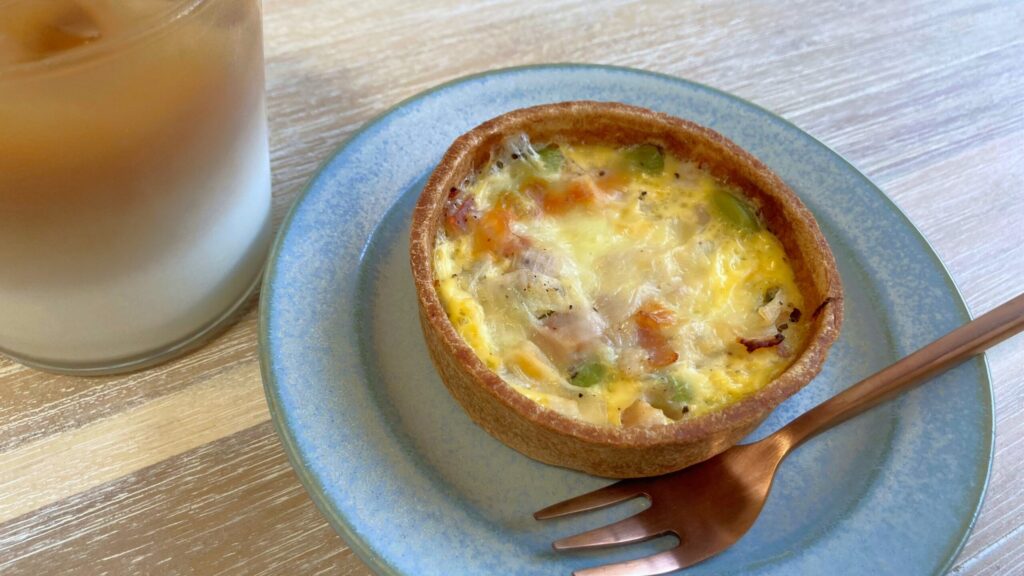 ベーカリー1960_「キッシュ」の皿のせ