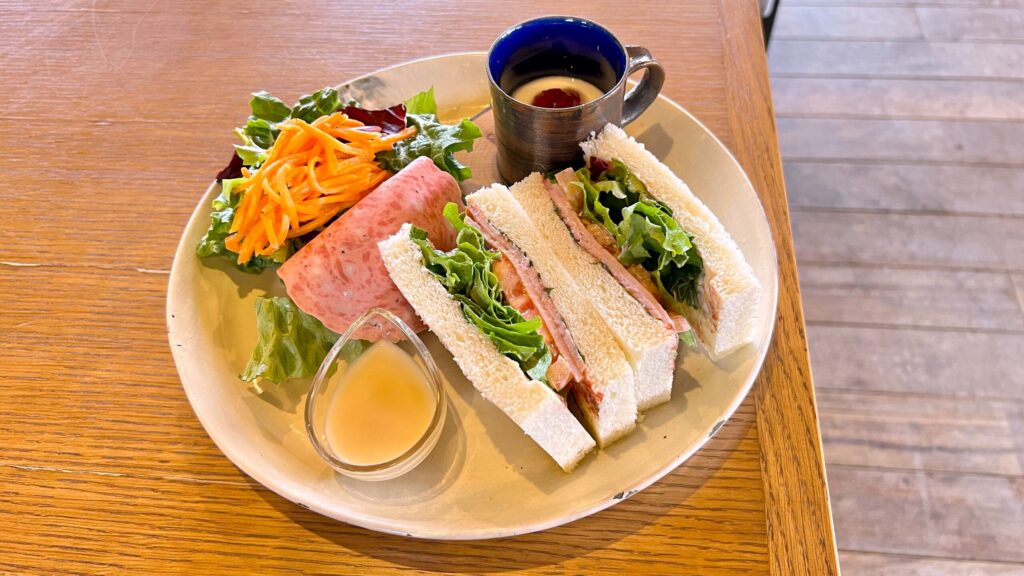 叶匠壽庵_ベーカリー&カフェ野坐 春サンド