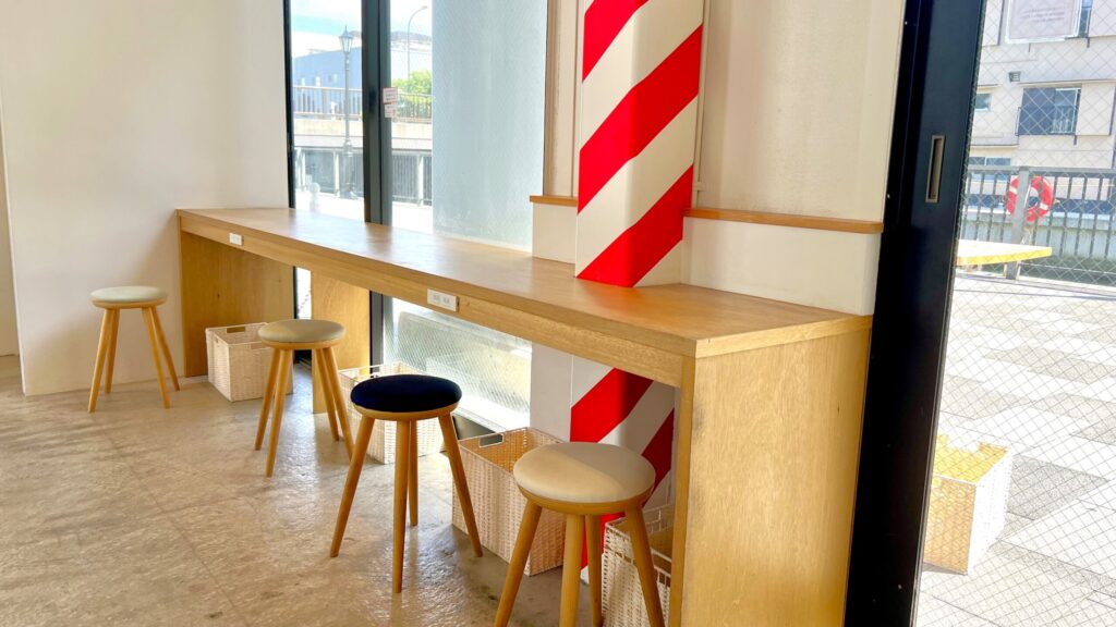 むうや_店内カウンター席