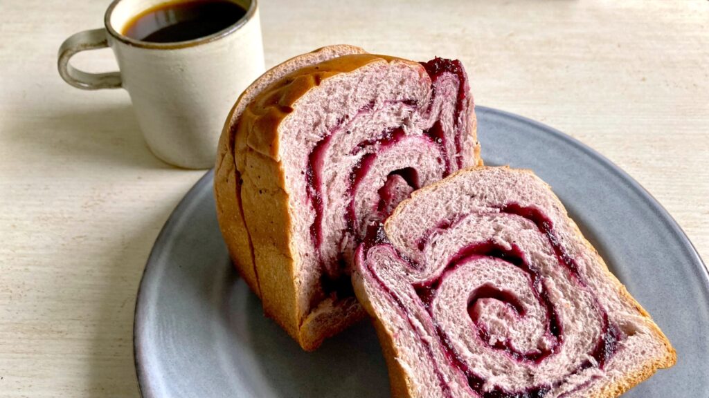 ペニーレイン東京ソラマチ店_ブルーベリーブレッド_カット断面図