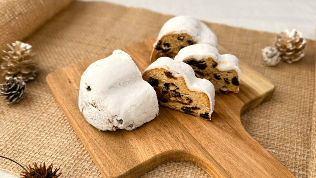 カルディ_シュルンダー「ミニマジパンシュトレン」の皿盛り