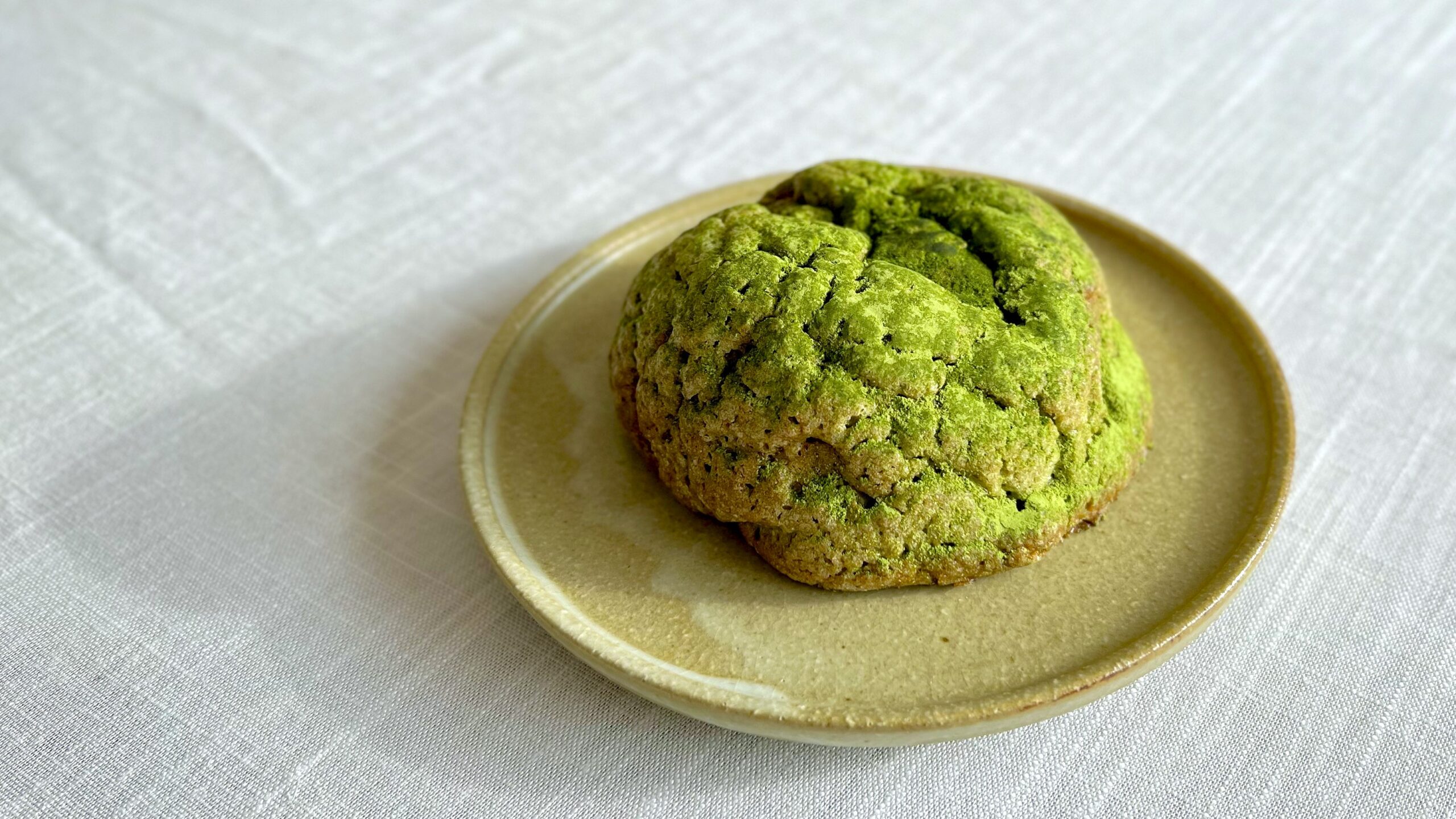 パンとエスプレッソと嵐山庭園_「パンと」の濃い抹茶メロンパン