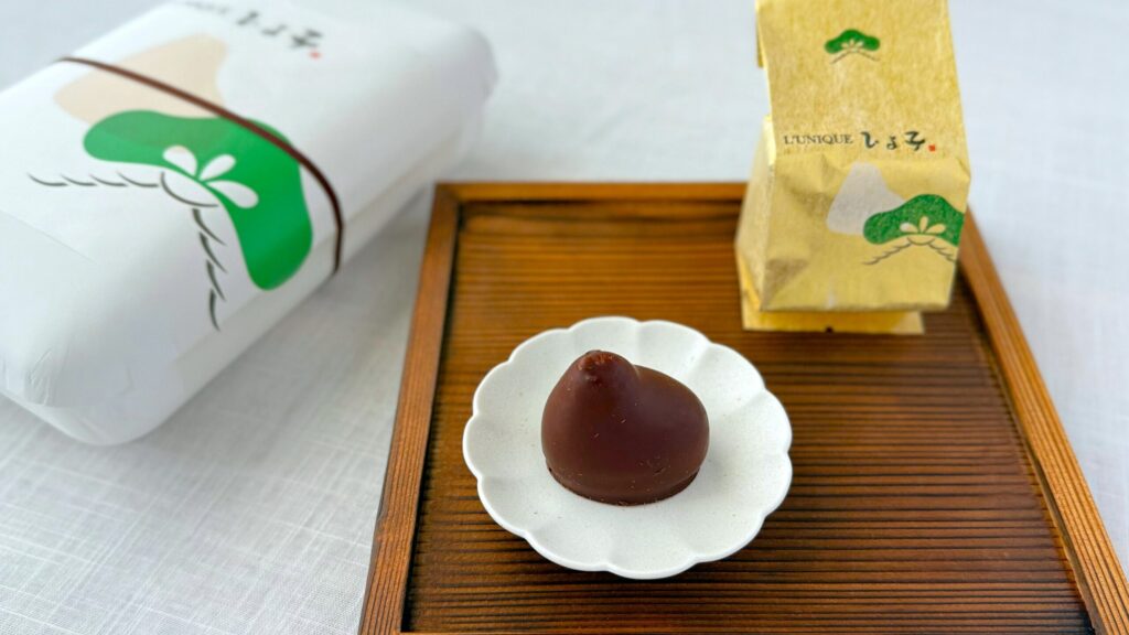 福岡お土産_「纏衣ひよ子」の皿のせ