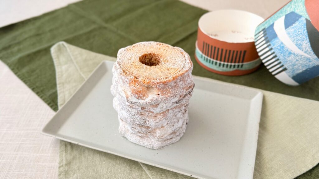 SNOWS_「森ノ幹白」の皿のせとパッケージ