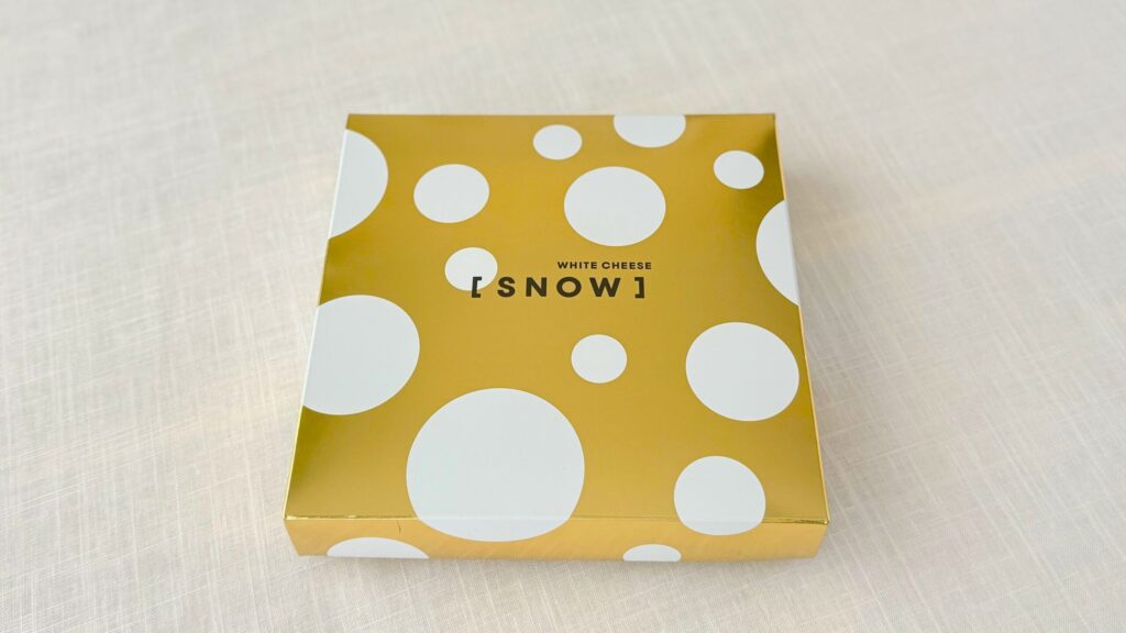スノーチーズ_「スノーホワイトチーズ」のパッケージ（真っ直ぐ置き）