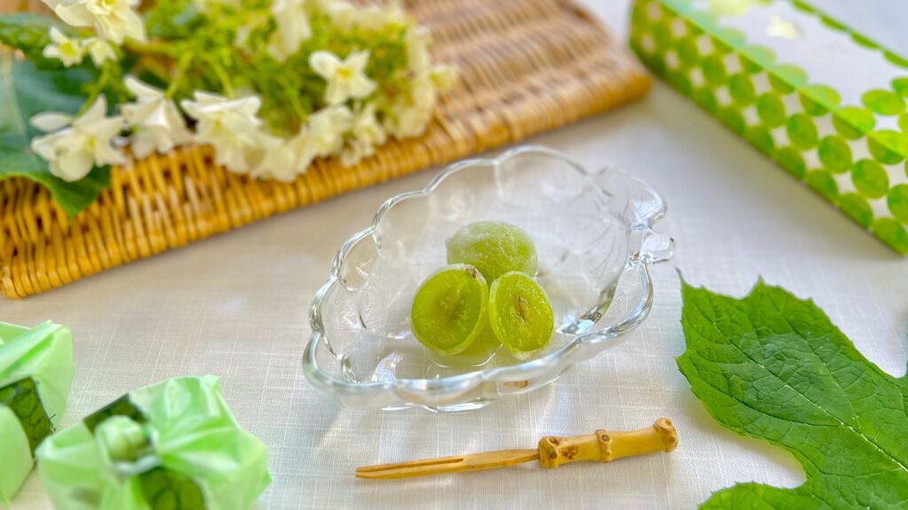 共楽堂_ひとつぶのマスカットの断面とパッケージ