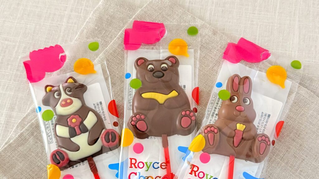 新千歳空港_ロイズチョコレートワールド「ロイズポップチョコ」が並んでいる様子1