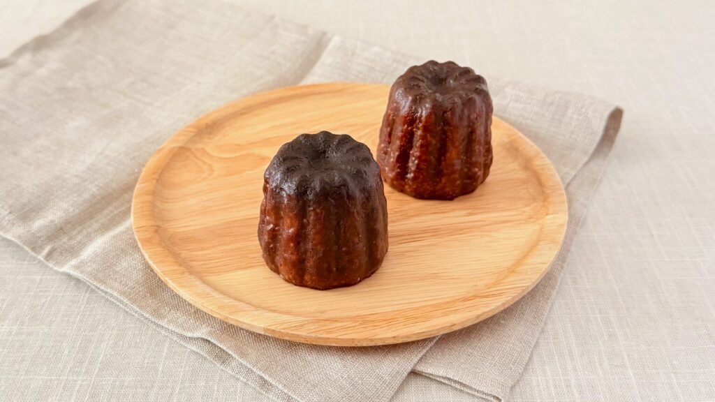 ロイズベーカリー_「カヌレ」が並んでいる様子