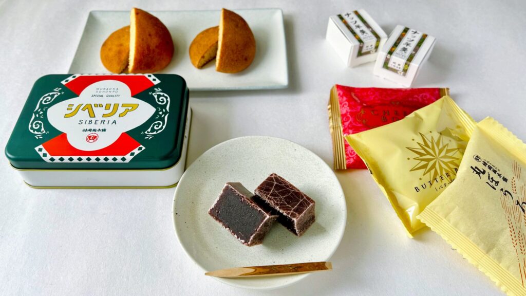 村岡総本舗_小城羊羹やシベリアなどが並んでいる様子