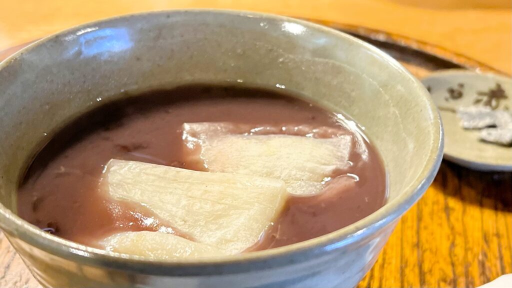 赤福_お餅がはいった「赤福ぜんざい」