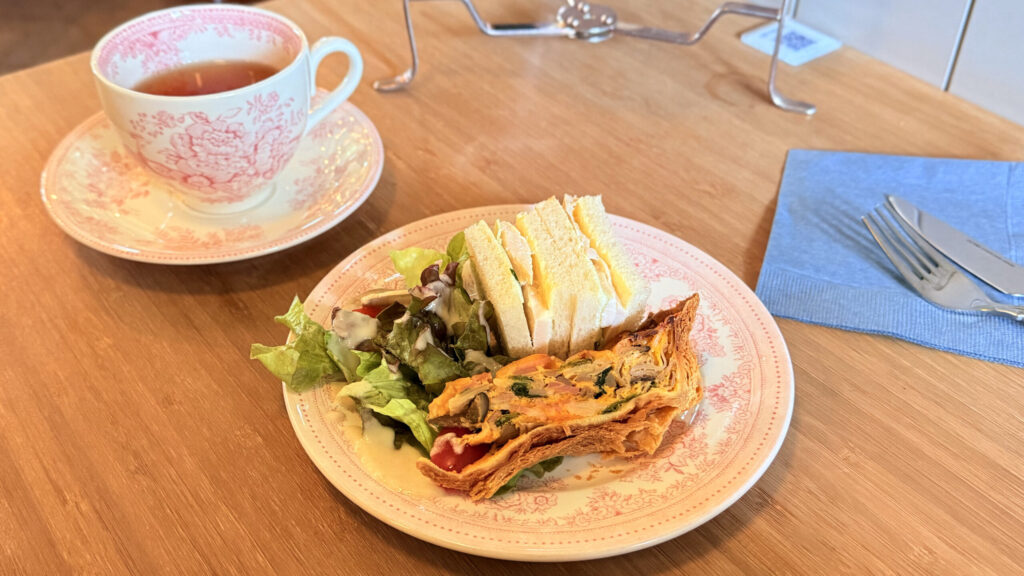 TEA ROOM KIKI京都・嵐山本店_「KIKI’s アフタヌーンティーセット」の3段目