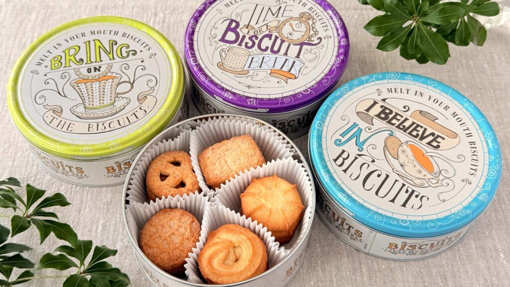 ヤコブセン_「ティータイムバタークッキーティン150g」のパッケージ開け