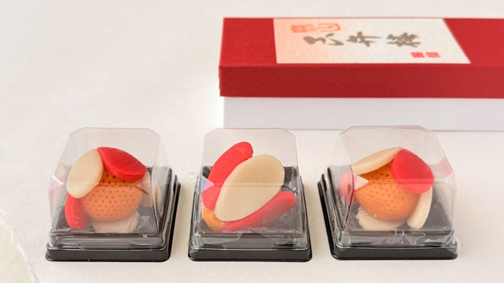 鶴屋徳萬_「開山良弁椿」のパッケージの中身