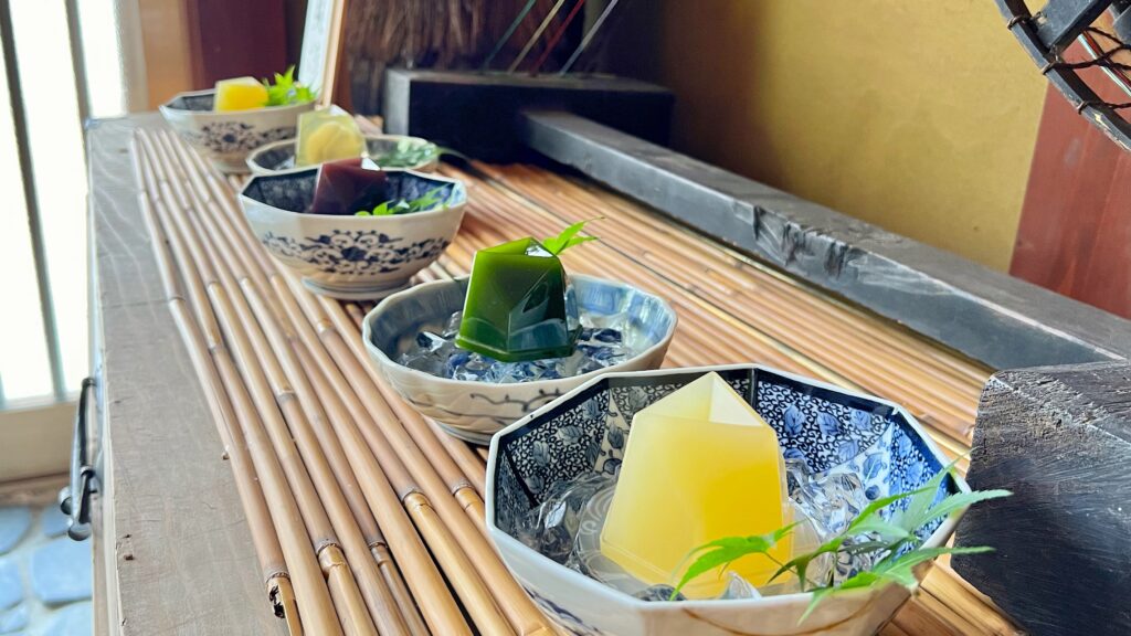 叶匠寿庵_古民家玄関先に飾られた「水羊羹」