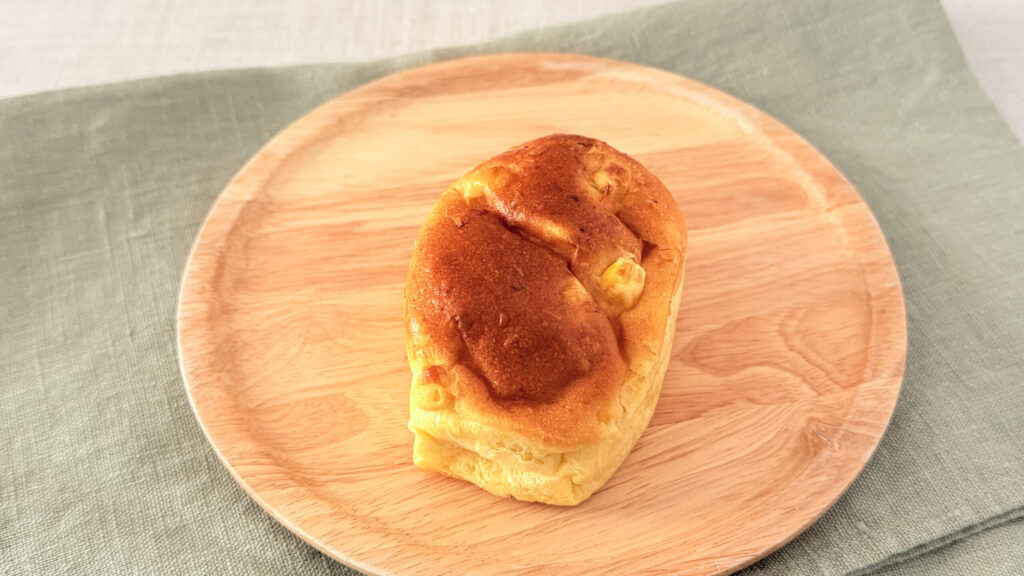 美瑛選果_新千歳空港限定「びえいのコーンぱん」の皿盛り