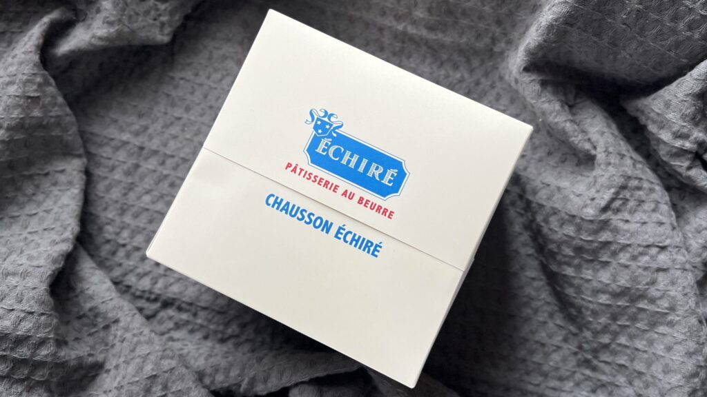 エシレ・パティスリー オ ブール 横浜_「ショソン・エシレ」のパッケージ