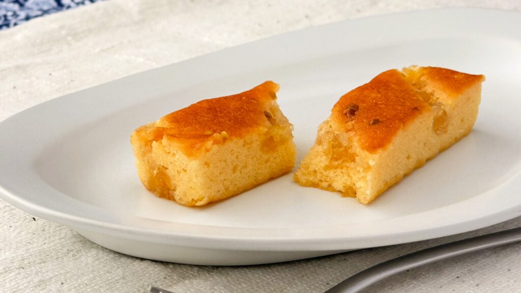 無印良品_「ピスタチオとレモンのチーズケーキ」の断面
