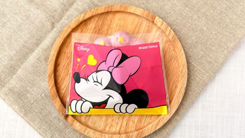 ミスタードーナツ_パッケージに入った「ポン・デ・スマイルストロベリー<ミニーマウス>」