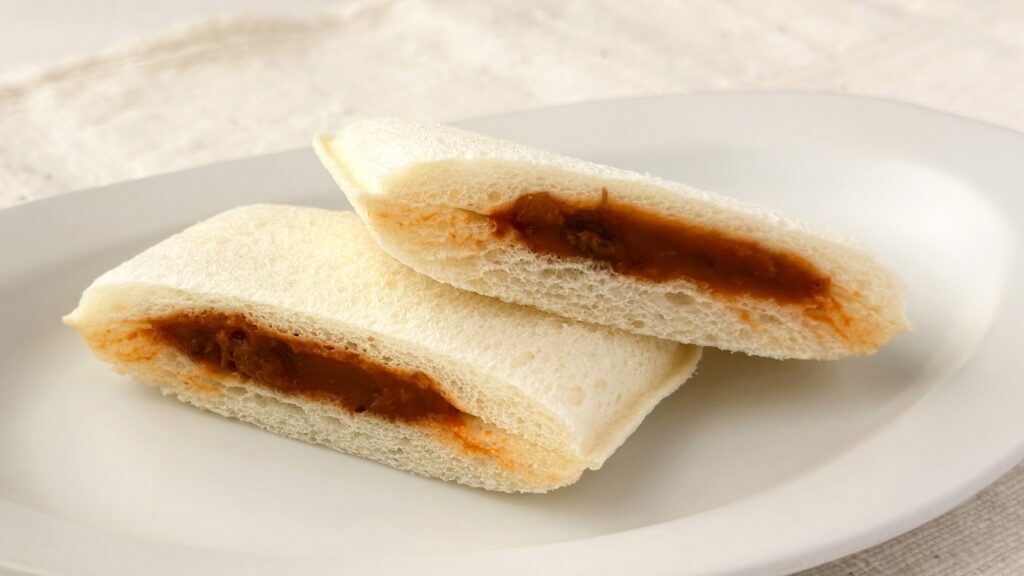 山崎製パン_ランチパック「牛タン入りシチュー」の断面