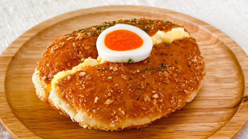 ミスタードーナツ_「ザクもっちドッグ タマゴ」の皿のせ