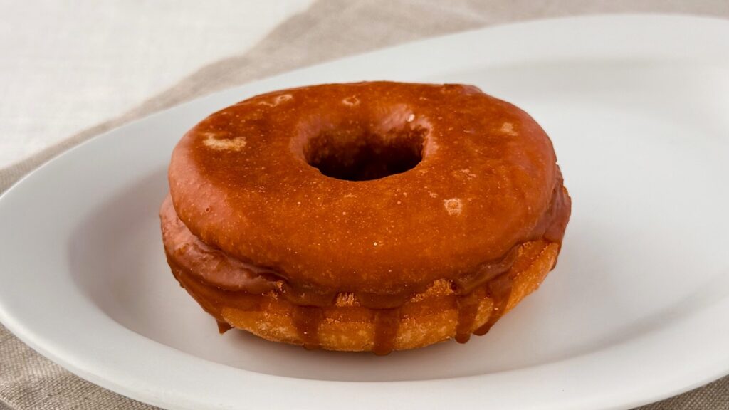 ミスタードーナツ_「ニューホームカット メープル」の皿のせ