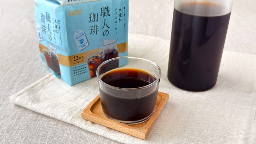 UCC_「職人の珈琲 コーヒーバッグ 水淹れアイスコーヒー」とパッケージ