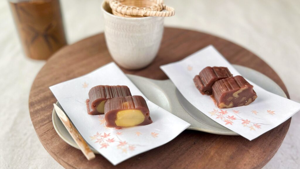 松葉屋_「月よみ山路 栗むし羊羹」と「比咩くるみ」の皿盛り