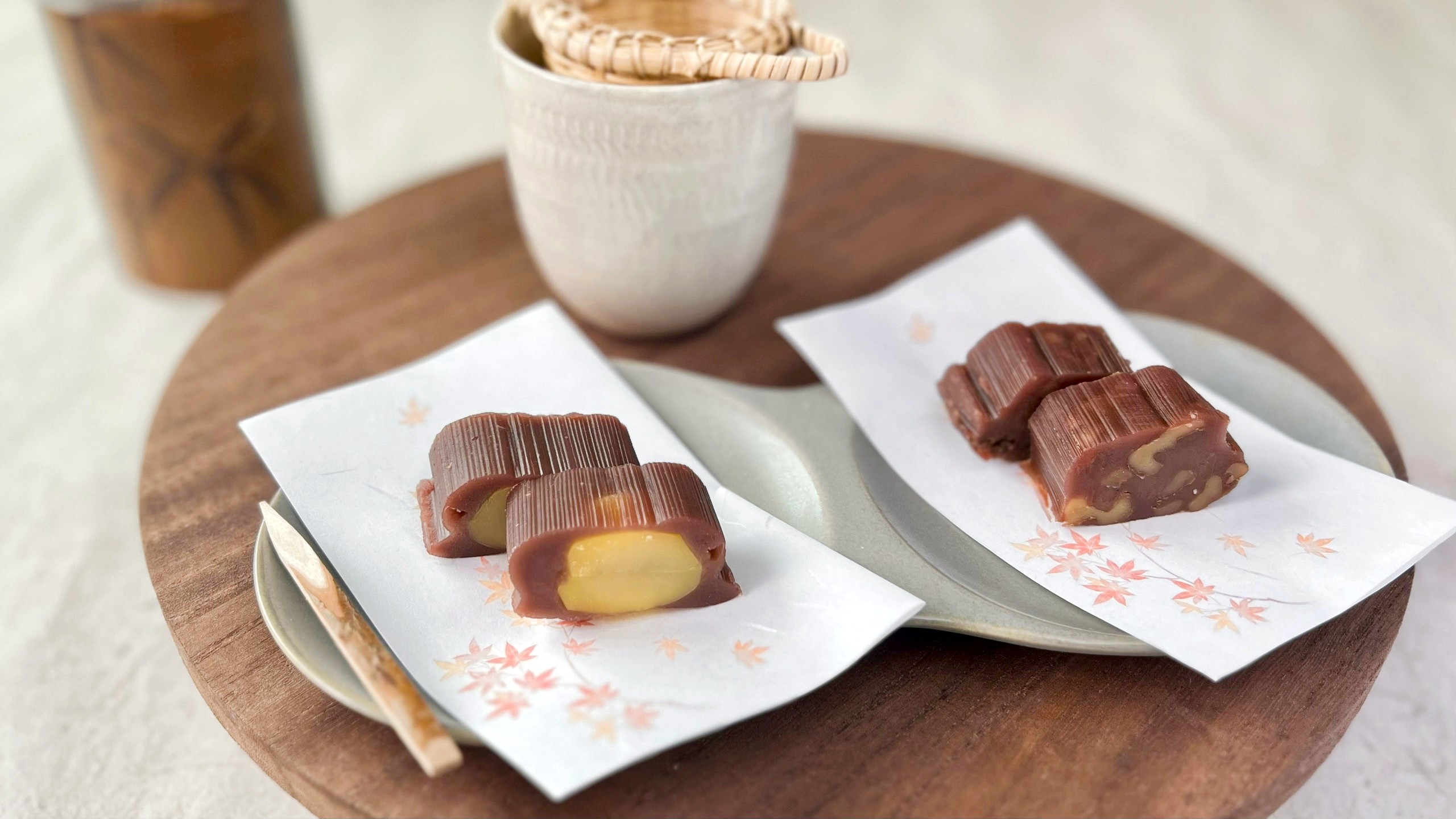松葉屋_「月よみ山路 栗むし羊羹」と「比咩くるみ」の皿盛り