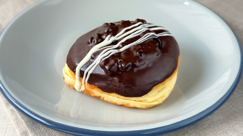 ミスタードーナツ_「ブラックサンダーチエンゼル」の皿のせ