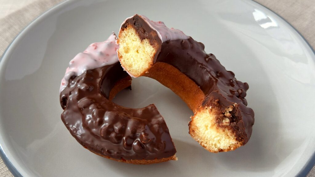 ミスタードーナツ_「ブラックサンダーチョコファッション」の断面