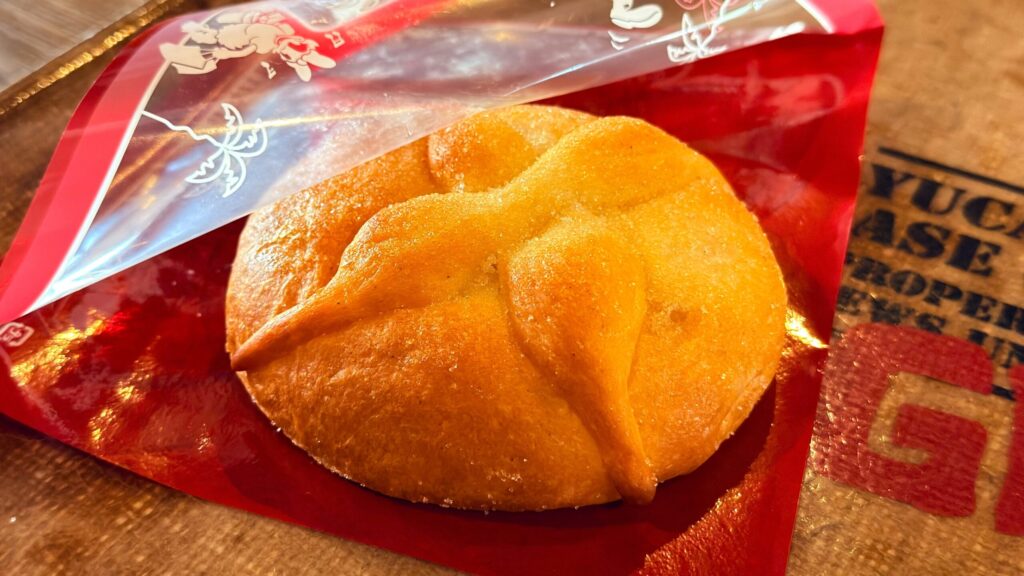 東京ディズニーシー_パッケージに入った「ユカタン・ベースキャンプ・グリル」のディア・デ・ロス・ムエルトス（オレンジ入り）