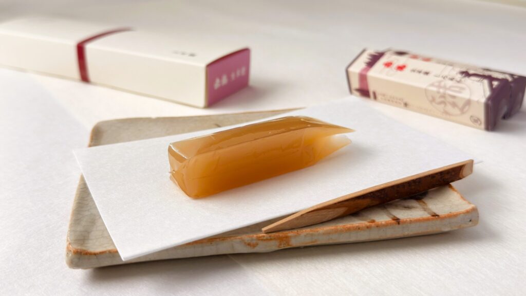 赤福_「生羊羹 白あん」の皿のせ