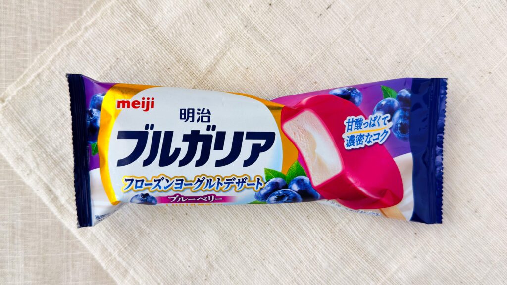 明治_「ブルガリア フローズンヨーグルトデザート ブルーベリー」のパッケージ