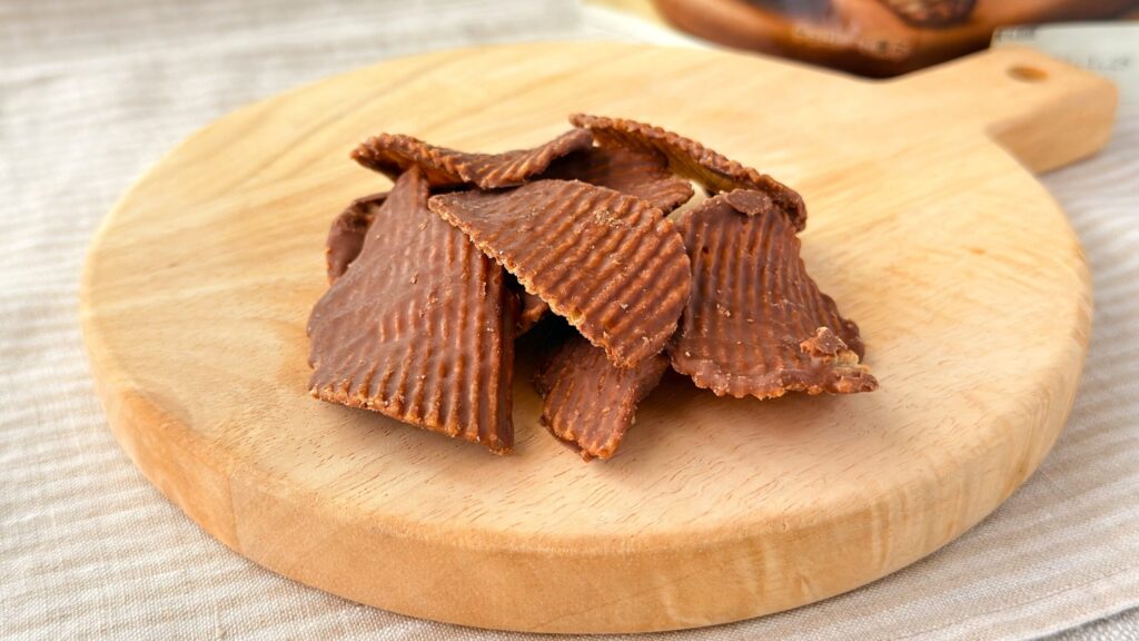 無印良品_「チョコがけポテトチップス」の皿盛り