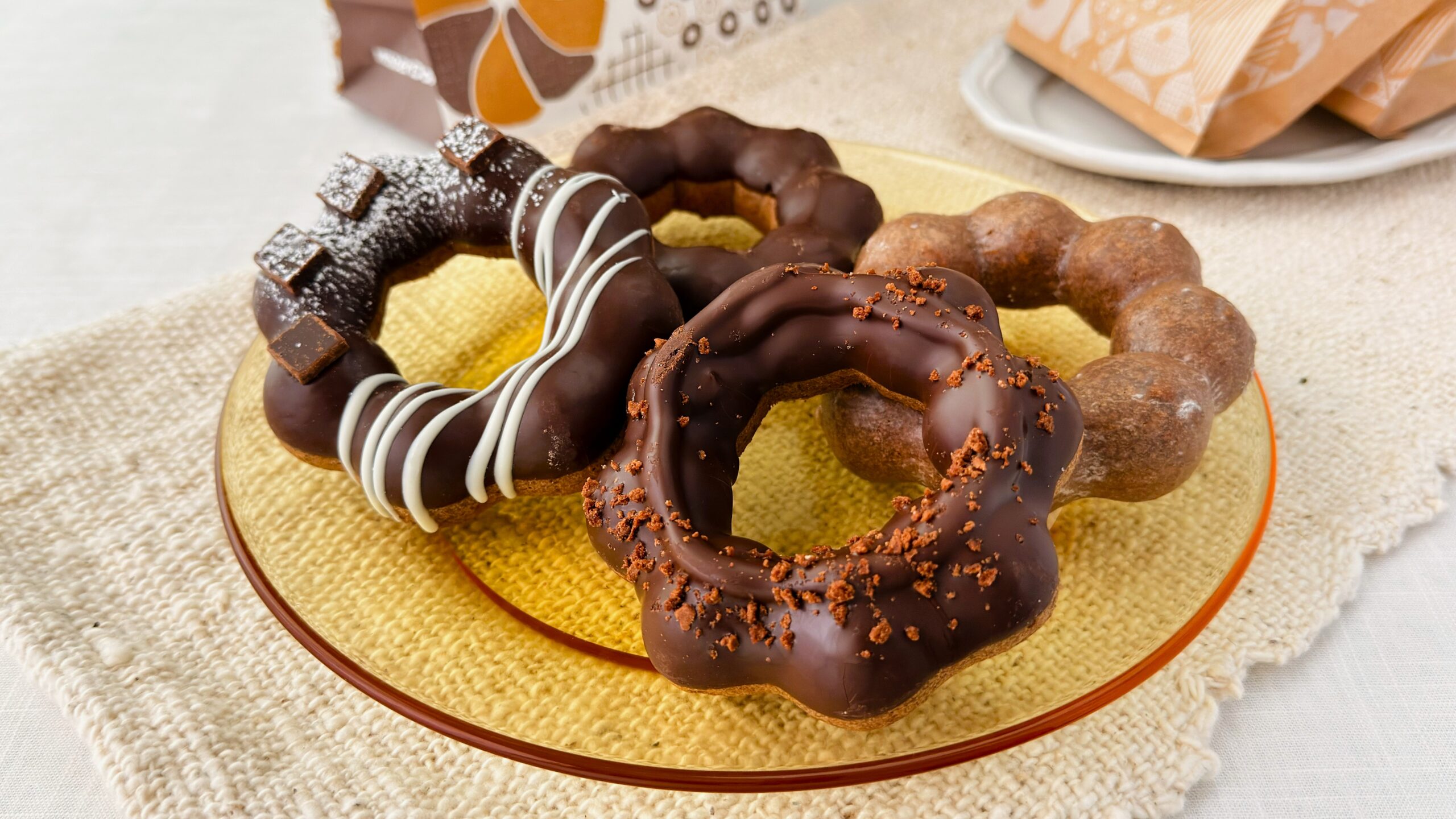 ミスタードーナツ_ポン・デ・ショコラシリーズ全4種の皿盛り