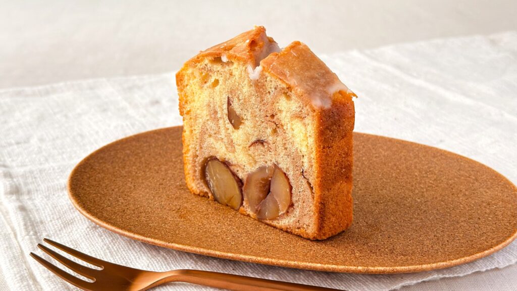 スターバックス_「マロンパウンドケーキ」の皿のせ