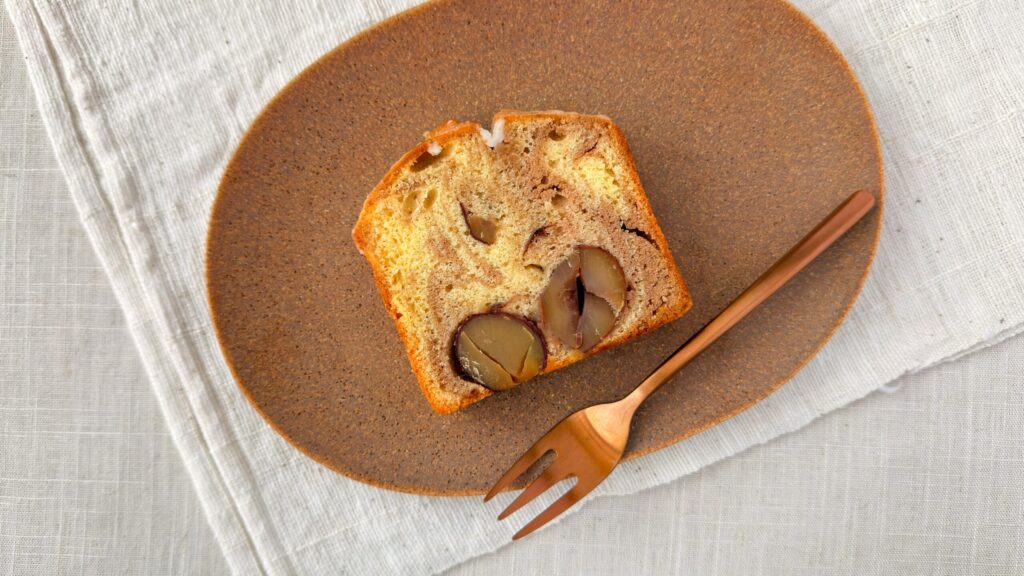 スターバックス_「マロンパウンドケーキ」とフォーク