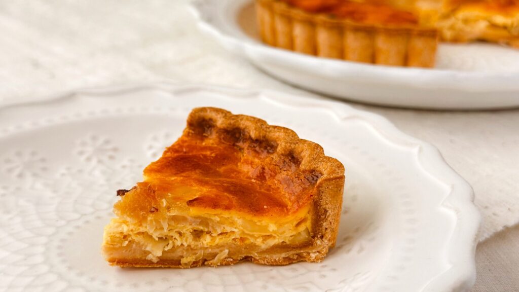 無印良品_「ベーコンとチーズのキッシュ」の断面