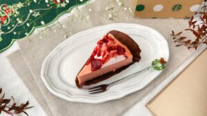 スターバックス_箱から取り出した「ストロベリーチーズケーキ」