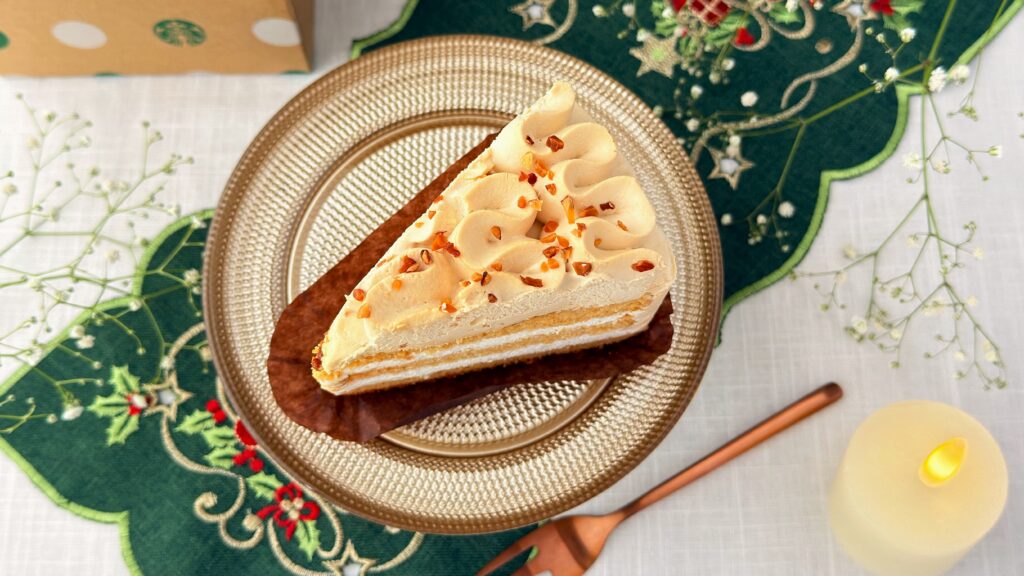 スターバックス_「ホワイトモカケーキ」の皿のせ