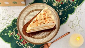 スターバックス_「ホワイトモカケーキ」の皿のせ