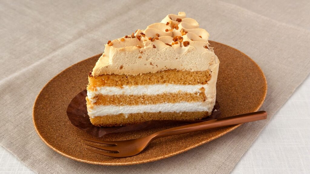 スターバックス_「ホワイトモカケーキ」とフォーク