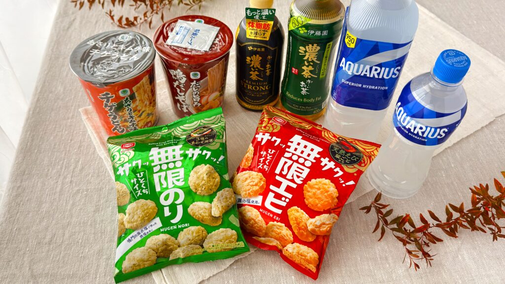 ファミリーマート_1個買うと、1個もらえるキャンペーンの第二弾対象商品が並んでいる様子