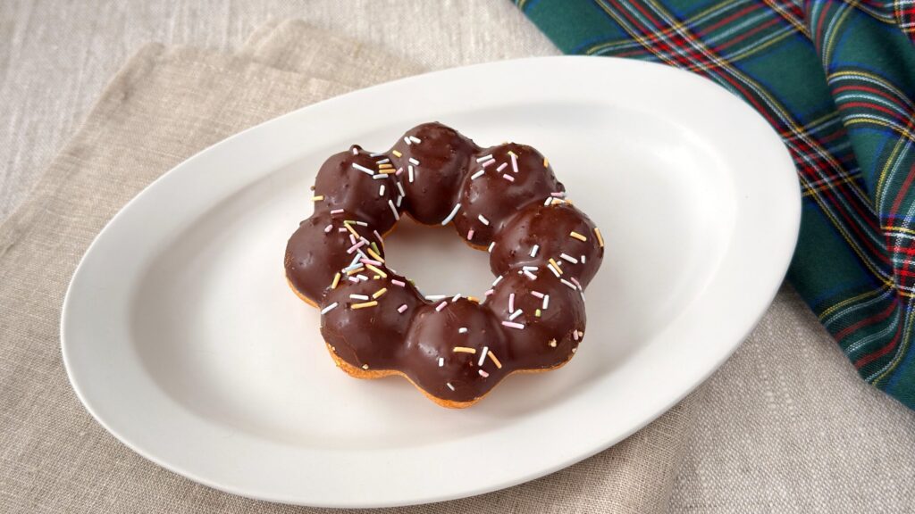 ミスタードーナツ_「ポン・デ・リース チョコ」の皿のせ