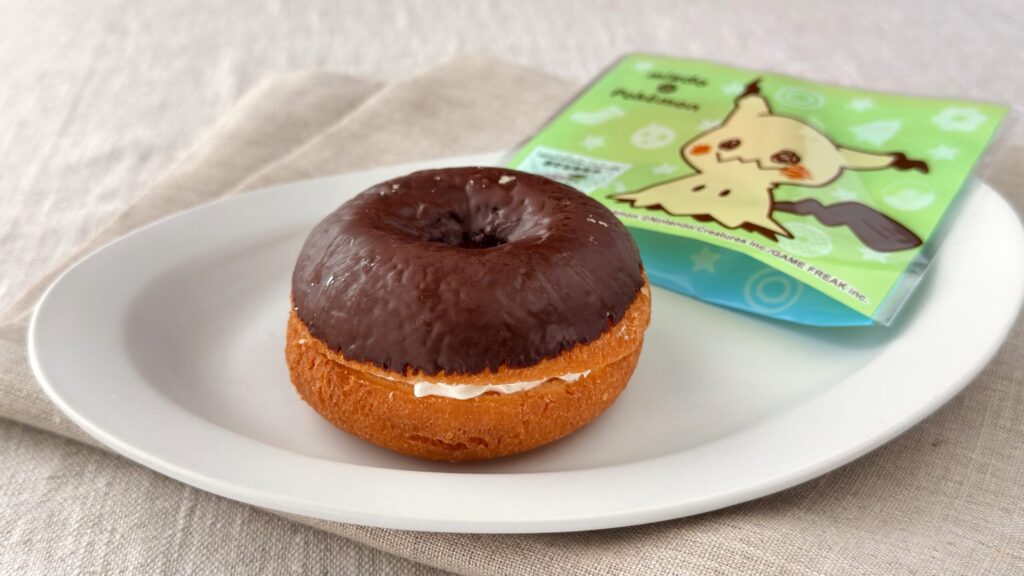 ミスタードーナツ_ポケモンドーナツ「ザタマゲた！ ミミッキュのドーナツ チョコ」の皿のせ